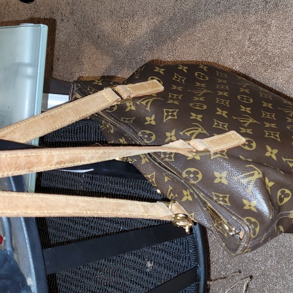 Authentic Louis Vuitton Cabas Piano Shoulder bag w/authentic LV bag charm. - Picture 3 of 6